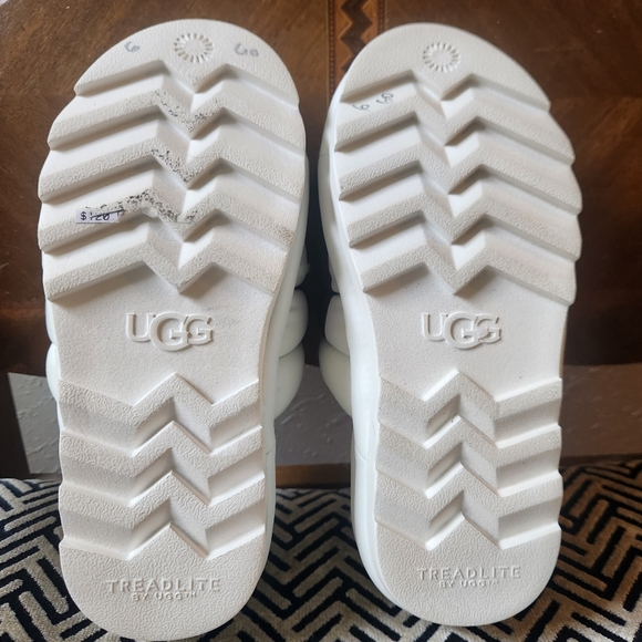 Ugg Maxi Platform Slides - Picture 6 of 7